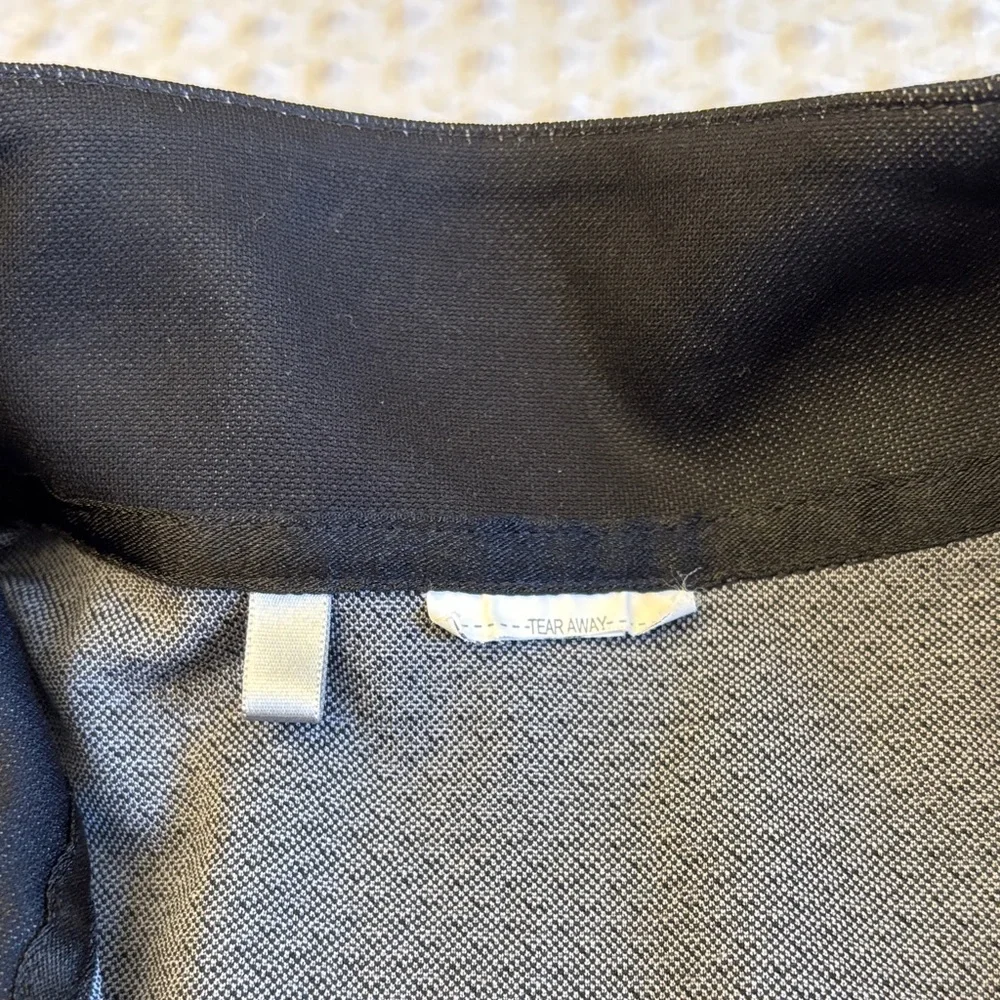 Under Armour MEDIUM Black Gray Dot Long Sleeve 1/4 Zip Mock Neck Top - Picture 12 of 12